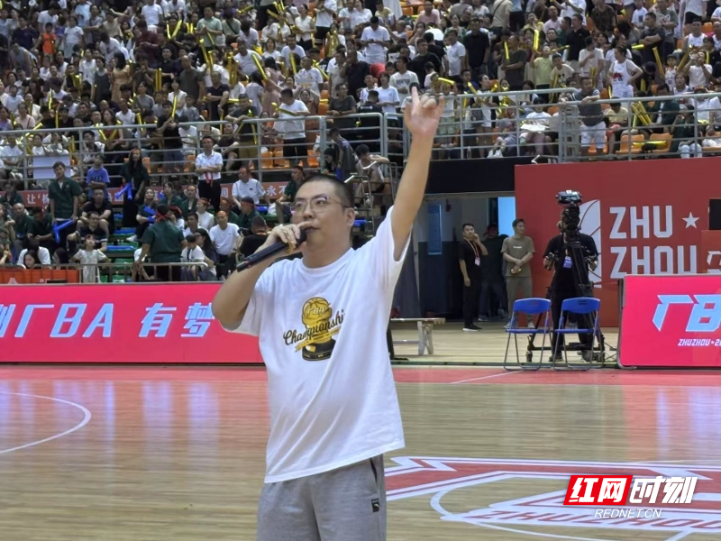 名球迷涌入 名球迷涌入