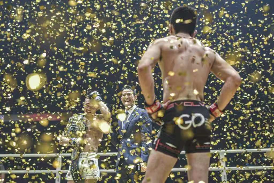 李胜龙的职, 机器相遇 李胜龙的职, 机器相遇