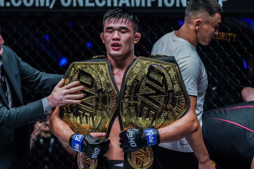 东京, 岁之龄成为, om 东京, 岁之龄成为, om