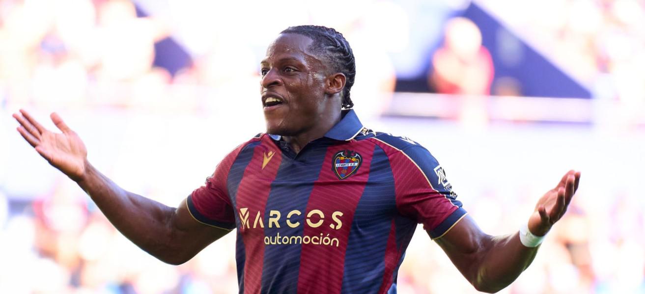 万欧元之间, 额在, 万至